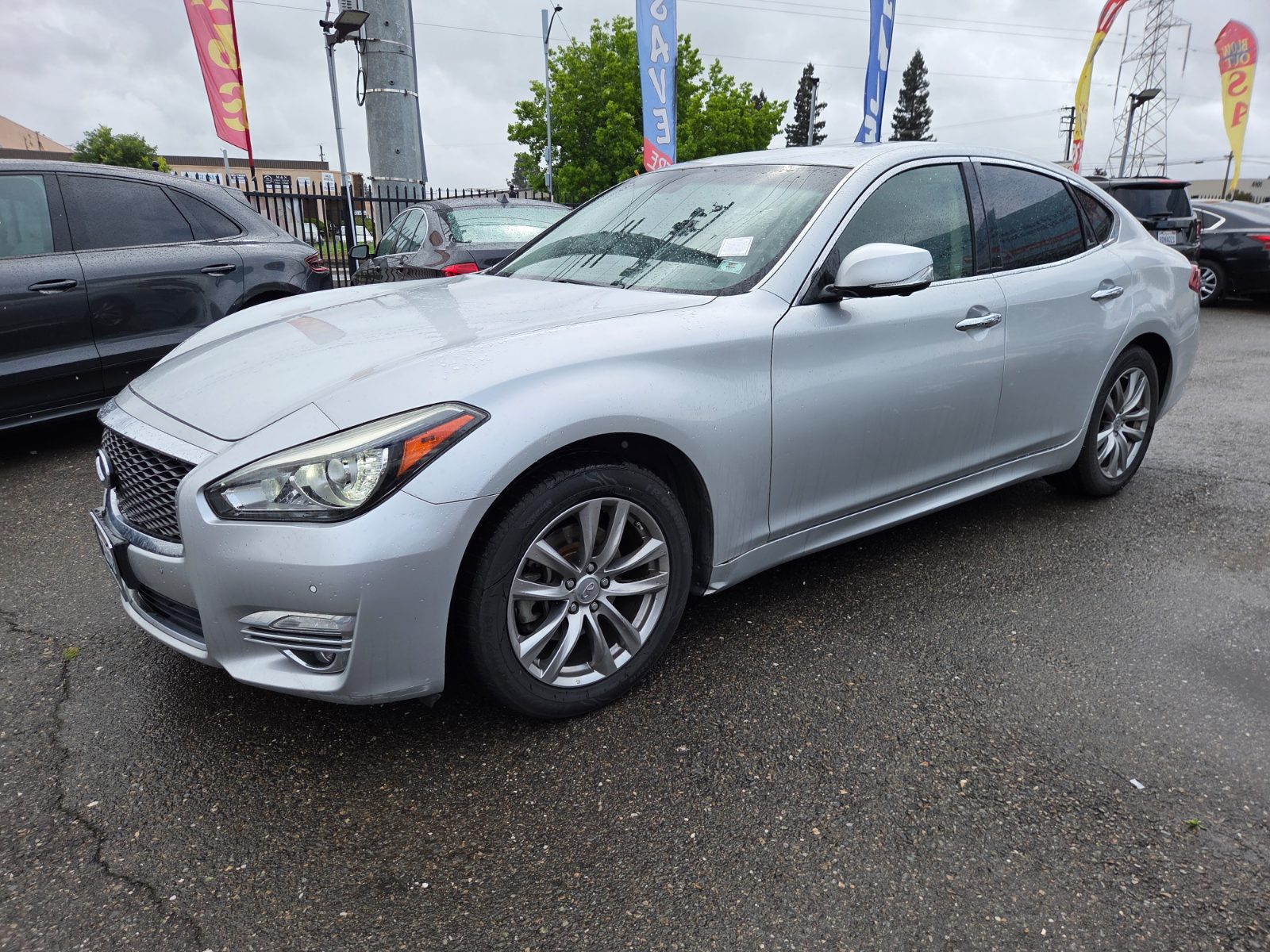 2016 INFINITI Q70 3.7