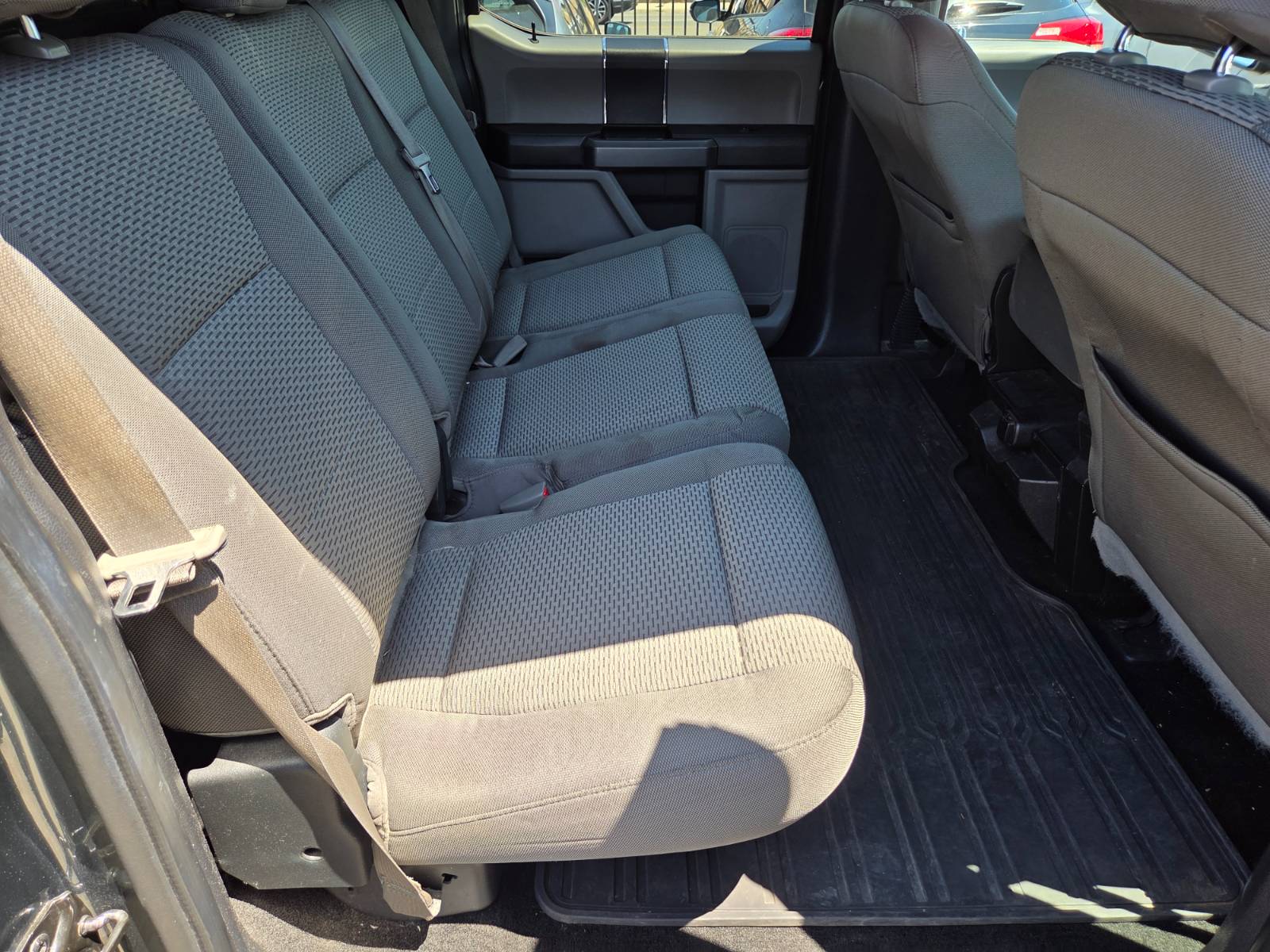 2015 Ford F-150 XLT - Photo 12