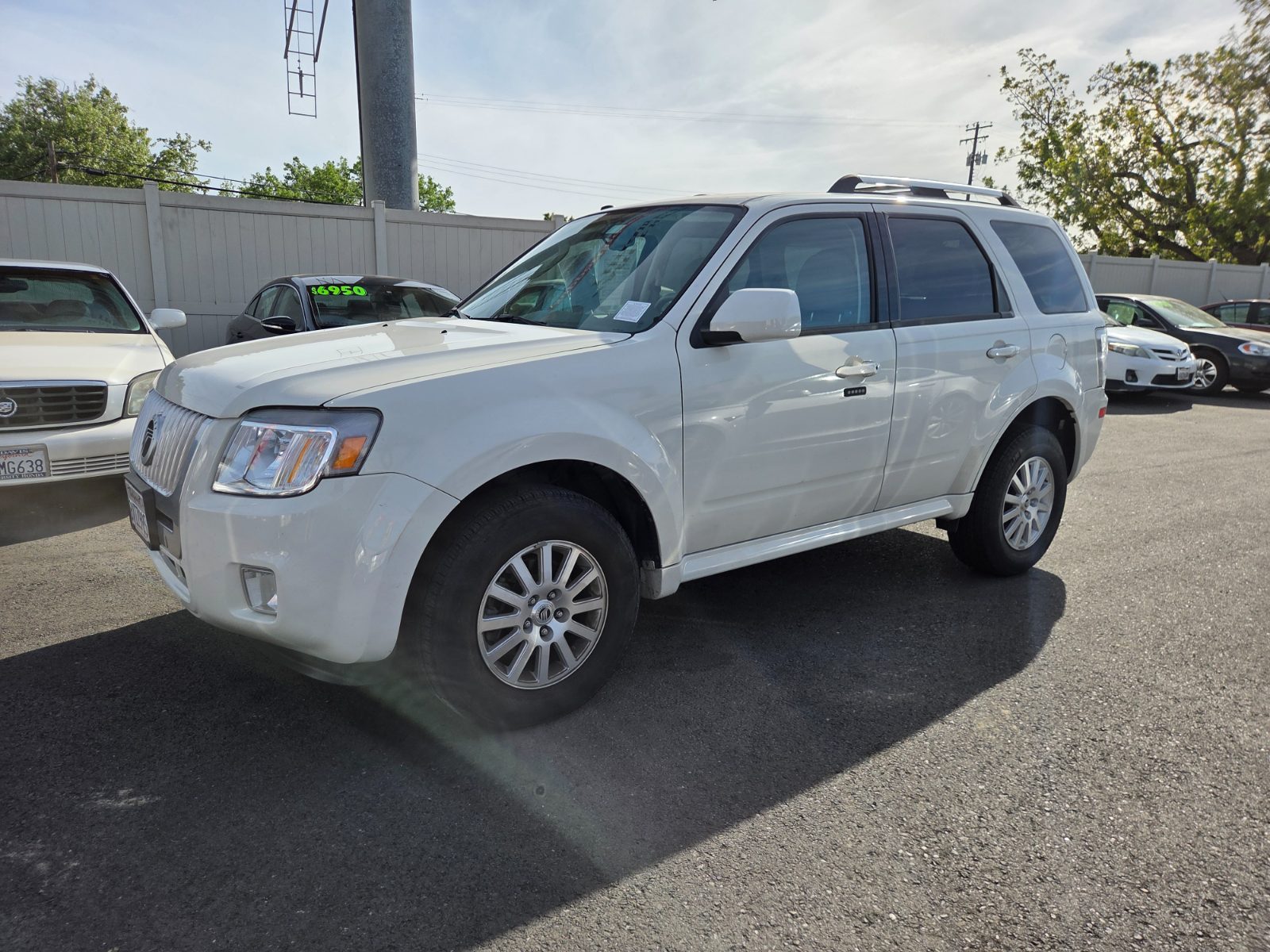 2010 Mercury Mariner Premier I4 FWD's photo